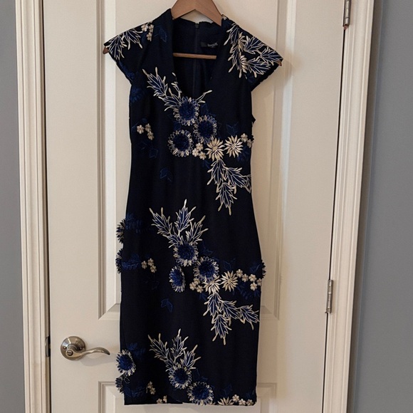 Badgley Mischka Dresses & Skirts - Badgley Mischka Navy Midi Dress with White & Blue Embroidered Floral Print